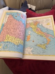 HAMMOND’S FAMILY REFERENCE WORLD ATLAS – SPACE AGE ED. – 256 PAGES – 1963