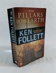 Pillars Of The Earth by Ken Follett, 2007 Paperback