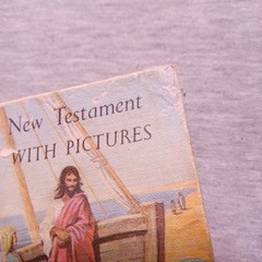 Vtg 4.25” X 3”-NEW TESTAMENT BIBLE W/PICTURES Pocket Size Illustrated Children’s