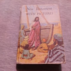 Vtg 4.25” X 3”-NEW TESTAMENT BIBLE W/PICTURES Pocket Size Illustrated Children’s