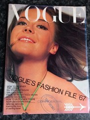 Vogue – January 1967 – – Vintage intact copy – Ideal Gift –