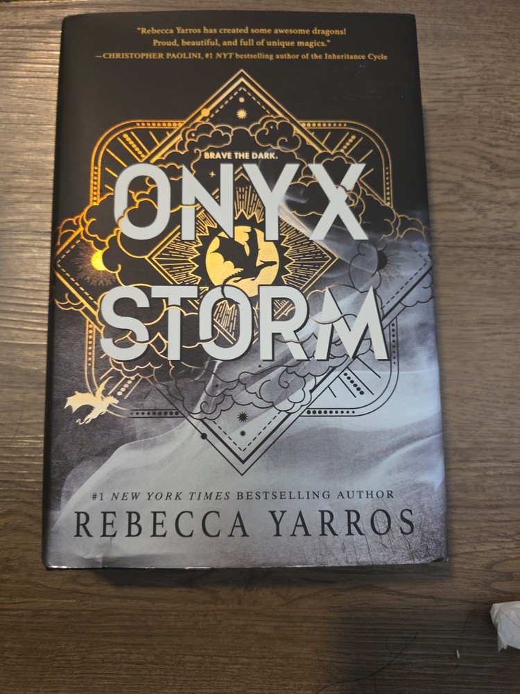 Onyx Storm (Standard Edition) by Rebecca Yarros (2025, Hardcover)