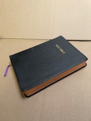 Holy Bible Self-Pronouncing Edition Leather Black – World Publishing Company