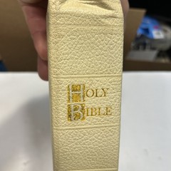 Vintage Holy Bible – Family Heritage Edition -Self Pronouncing – Old & New