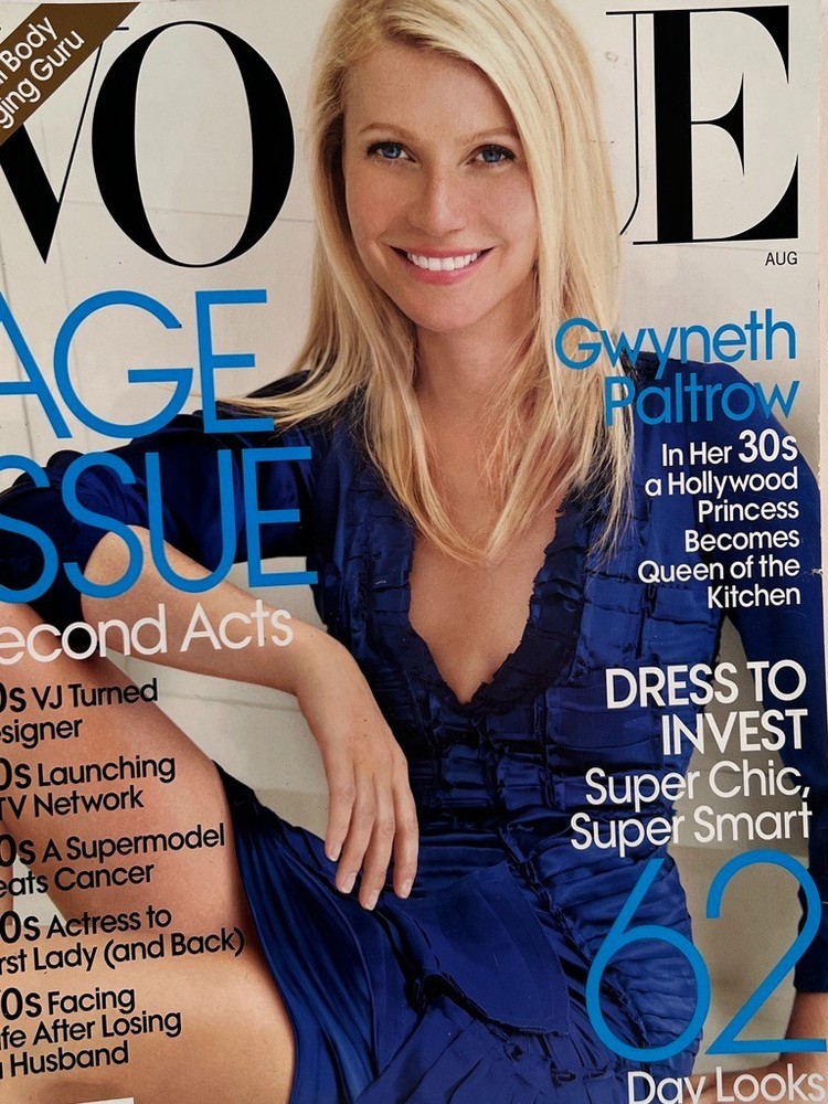 VOGUE Magazine 2010 August Gweneth Paltrow 238 PAGES