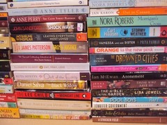 Big RANDOM MIX Lot 30 Trade Size PB Fiction All Mystery,Suspense,Thriller ONLY