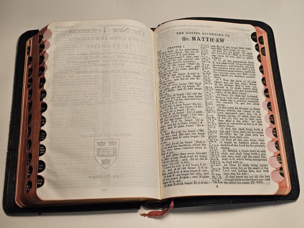 Oxford Self-Pronouncing KJV Bible Split Thumb Tabs Chain Refs India Paper Maps