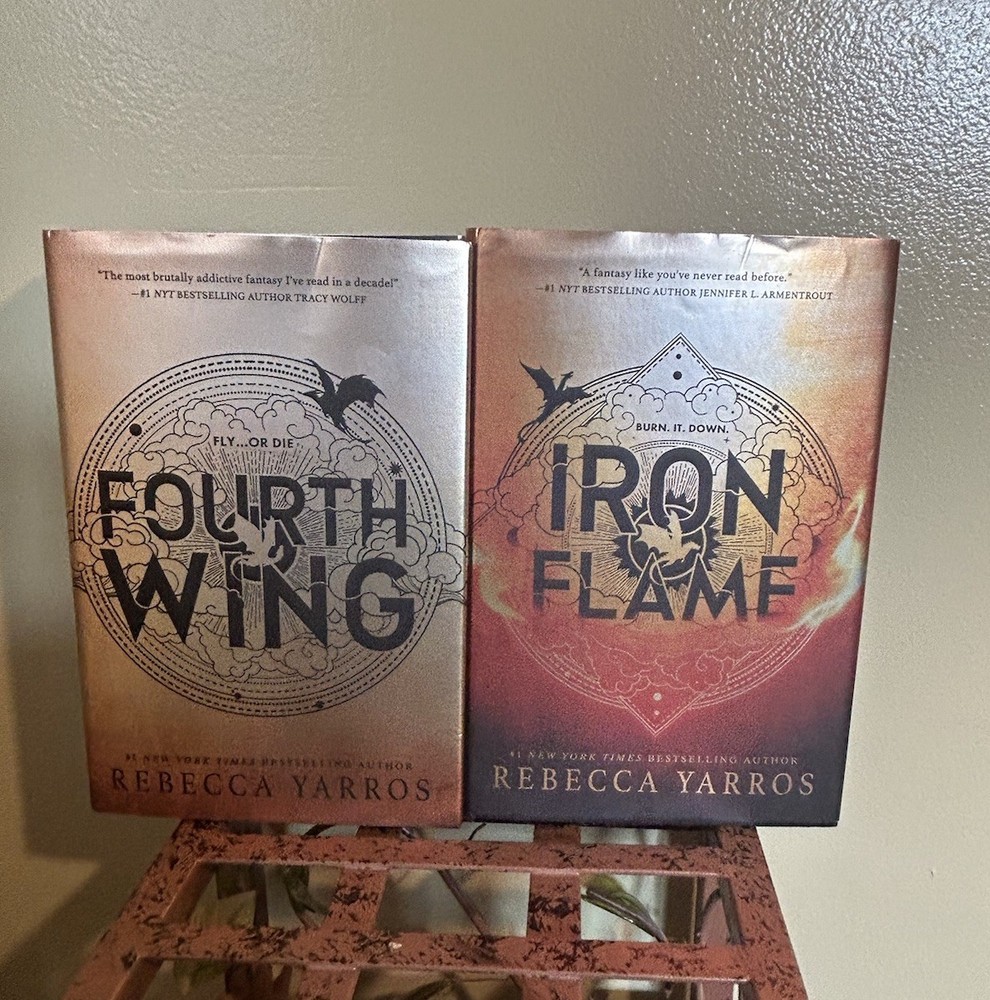 Fourth Wing & Iron Flame Hardcover Set – Rebecca Yarros Empyrean Book 1-2 1st Ed