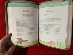STRENGTH FOR TODAY FOR TEEN GIRLS * 365 Devotions * Zip around closure * NEW