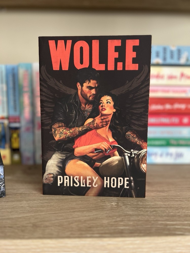 Paisley Hope WOLF.E Paperback Neon Orange Sprayed Edges 2025 Sourcebooks New