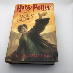 Harry Potter Ser.: Harry Potter and the Deathly Hallows by J. K. Rowling (2007,