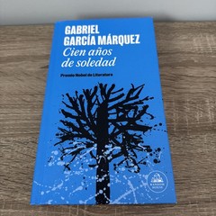 Cien Años de Soledad by Gabriel Garcia Marquez-Hardback