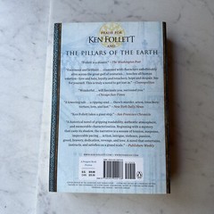 Kingsbridge Ser.: The Pillars of the Earth : A Novel by Ken Follett (2007, Trade