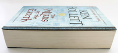 The Pillars of the Earth: A Novel Ken Follett 2017 Kingsbridge Series Paperback