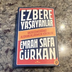 Kronik Ezbere Yaşayanlar Emrah Safa Gürkan Paperback Turkish Nonfiction Habits