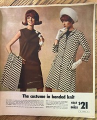 2 CATALOGS FLYERS MONTGOMERY WARD 71 PAGES SEARS 23 PAGES 1968 LOT 2 FASHION