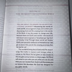 Devotional Bible for Women by Ellie Claire (2016, Hardcover)