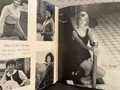 UNIVERSITY OF IOWA 1965 ANNUAL “HAWKEYE 1965” VOL. 75. NEAR MINT 464 PAGES