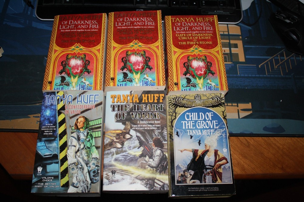 PB Sci-Fi/Fantasy You Choose Titles like new $5.99 ea. Huff, & more