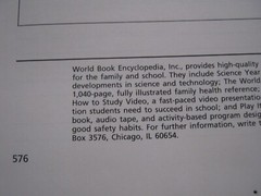 The World Book Yearbook 1989, 576 pages