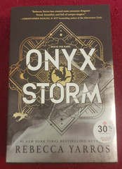 ONYX STORM Hardcover Book Rebecca Yarros_Target Exclusive_Deluxe Limited Edition