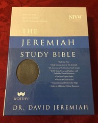 Jeremiah Study Bible – NIV (2016, Black Genuine Leather)
