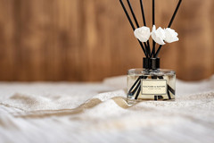CULTURE & NATURE Reed Diffuser Set 6.7Oz (200Ml) English Pear & Freesia Scented