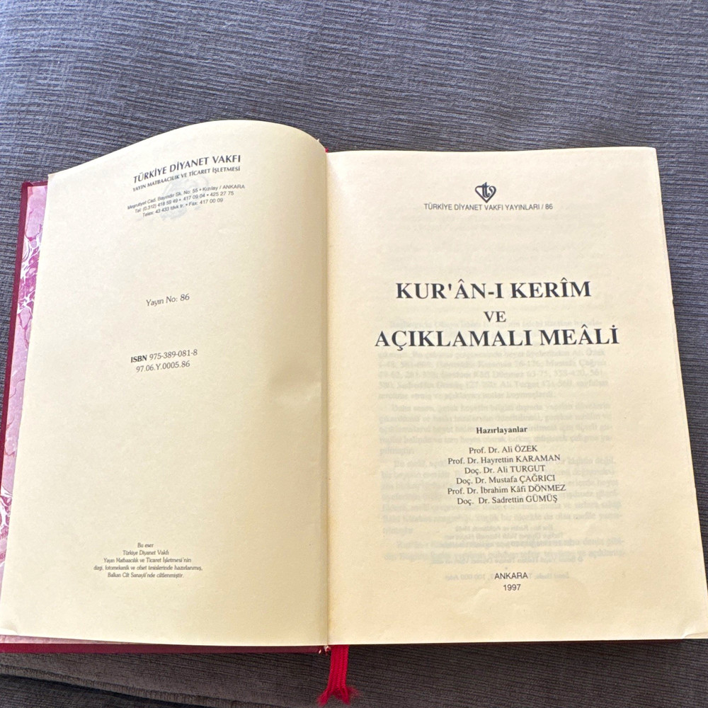 Türkiye Diyanet Vakfı Kur’ân-ı Kerîm Açıklamalı Meâli Hardcover Ribbon 1997