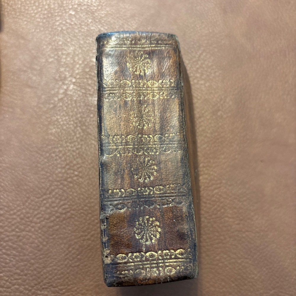 Miniature Leather Bound Book Of Common Prayer. 4”x2.5”x2”. ￼