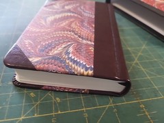 CROSSWAY COMPACT HOLY BIBLE ENGLISH STANDARD VERSION HARDBACK CLASSIC RED MARBLE
