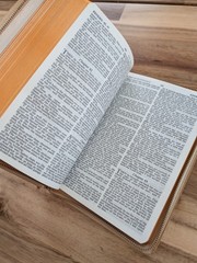 Holy Bible Red Letter Edition Zip Around White Leather