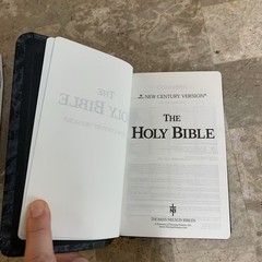 Holy Bible NCV New Century Version Compact Thomas Nelson 2003 Aero-Descent #7224