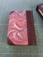 CROSSWAY COMPACT HOLY BIBLE ENGLISH STANDARD VERSION HARDBACK CLASSIC RED MARBLE