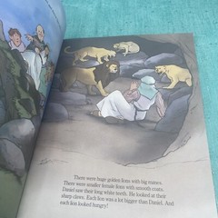 The Story Of “Daniel And the Lions’ USED~ Paperback 1988