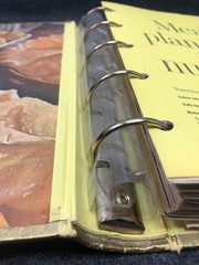 VTG 1965 SOUVENIR EDITION GOLD BINDER BETTER HOMES & GARDENS NEW COOK BOOK