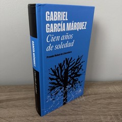 Cien Años de Soledad by Gabriel Garcia Marquez-Hardback