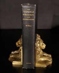 Rare 1959 WITCHCRAFT & DEMONOLOGY by Robbins / HARDCOVER OCCULT MALLEUS