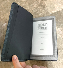 Holy Bible NCV New Century Version Compact Thomas Nelson 2003 Aero-Descent #7224