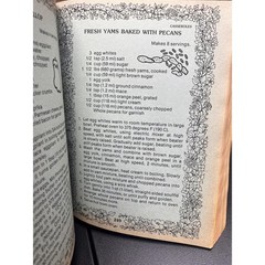 Vintage Cookbook 1978 Cooking Ideas, Softcover 572 Pages