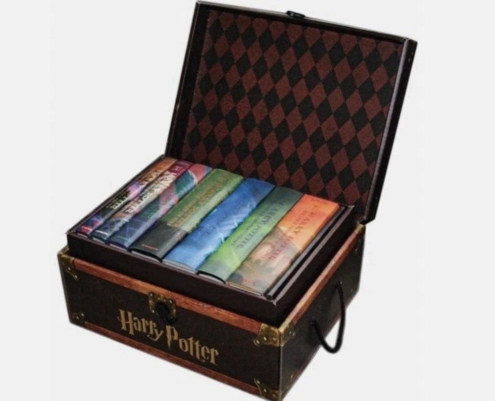 Harry Potter Ser.: Harry Potter Hardcover Boxed Set: Books 1-7 (Trunk) by J. K.