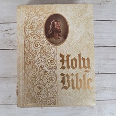 Holy Bible White KJV Family Record Gold Foil World Bible Publishers
