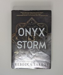 Onyx Storm (Standard Edition) by Rebecca Yarros (2025, Hardcover)