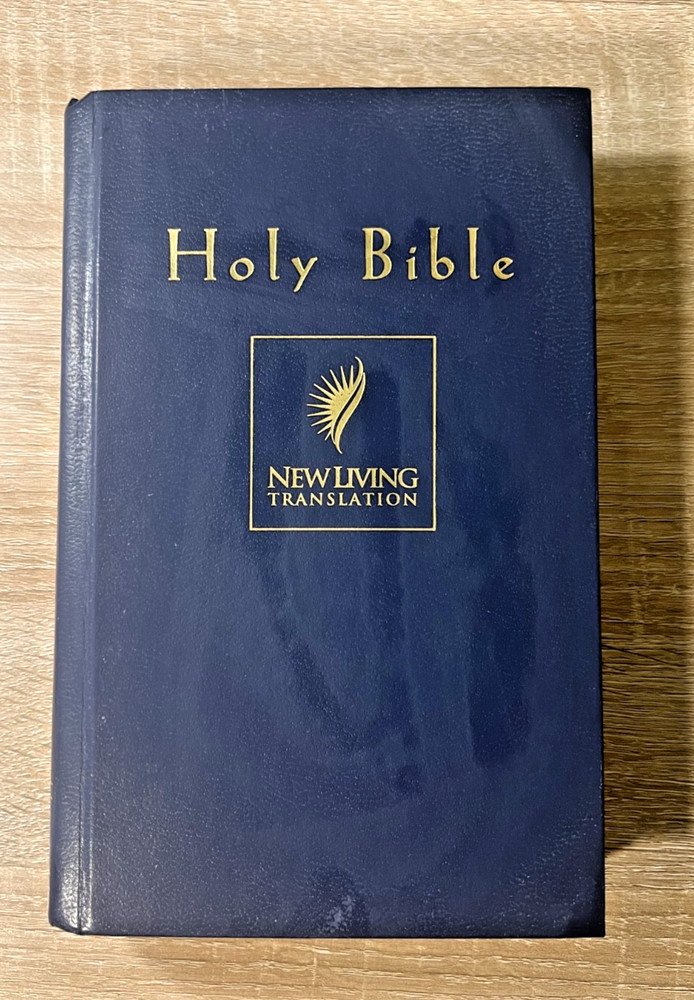 Holy Bible New Living Translation Tyndale 1996 Hardcover Book Old New Testament