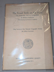 1950 THE ROUND EARTH ON FLAT PAPER BOOK – GROSVENOR – CHAMBERLIN – K 546