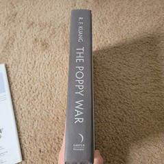 Harper Voyager The Poppy War Hardcover Book R.F. Kuang Fantasy 2018 1st Edition